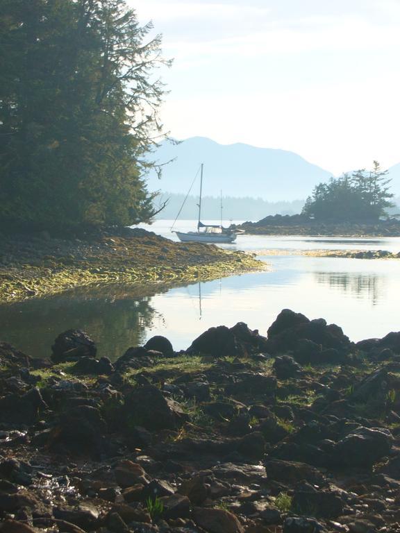 203 At Water'S Edge Apartamento Ucluelet Habitación foto